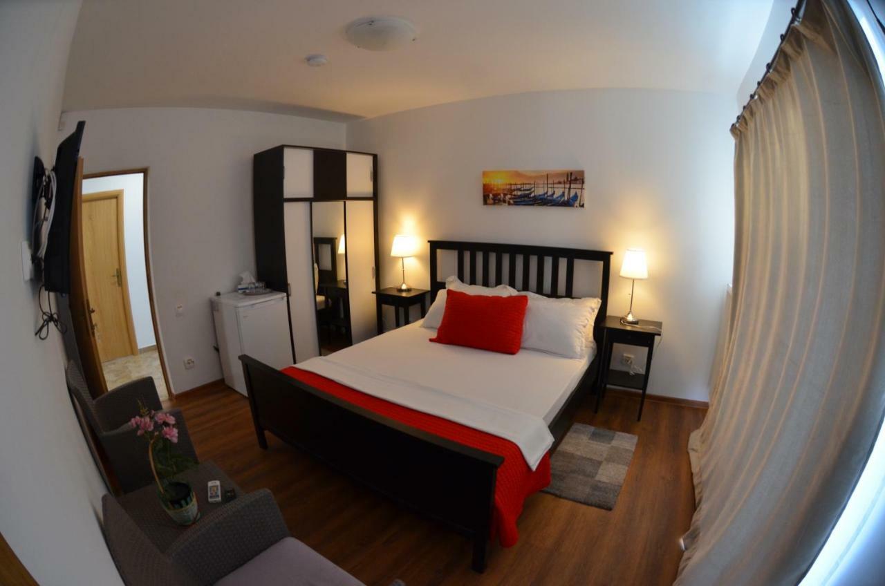 California Dreaming Hotel นาโวดาริ ภายนอก รูปภาพ